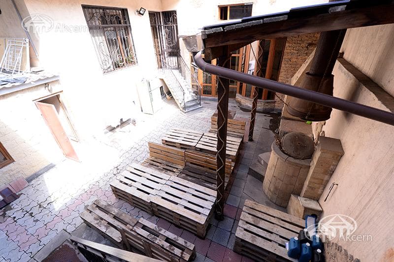 Hotel · 5 rooms · 540 m² · Kentron