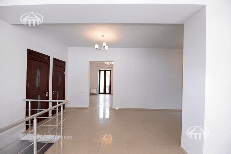Mansion · 4 rooms · 300 m² · Nork-Marash