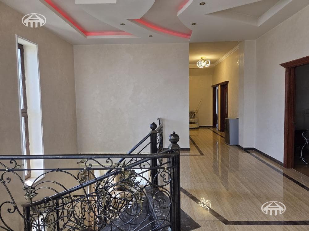 Office · 594 m² · Ajapnyak