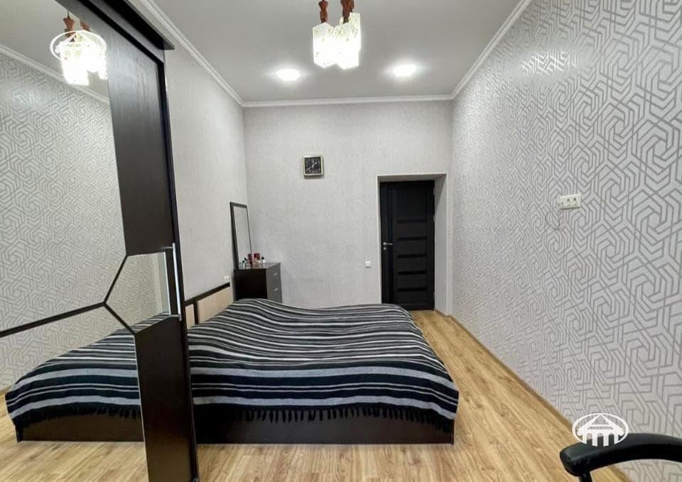 Квартира · 2 комн. · 63 м² · Кентрон