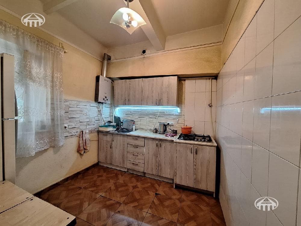 Квартира · 4 комн. · 70 м² · Аджапняк
