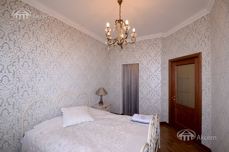 Квартира · 2 комн. · 49 м² · Кентрон