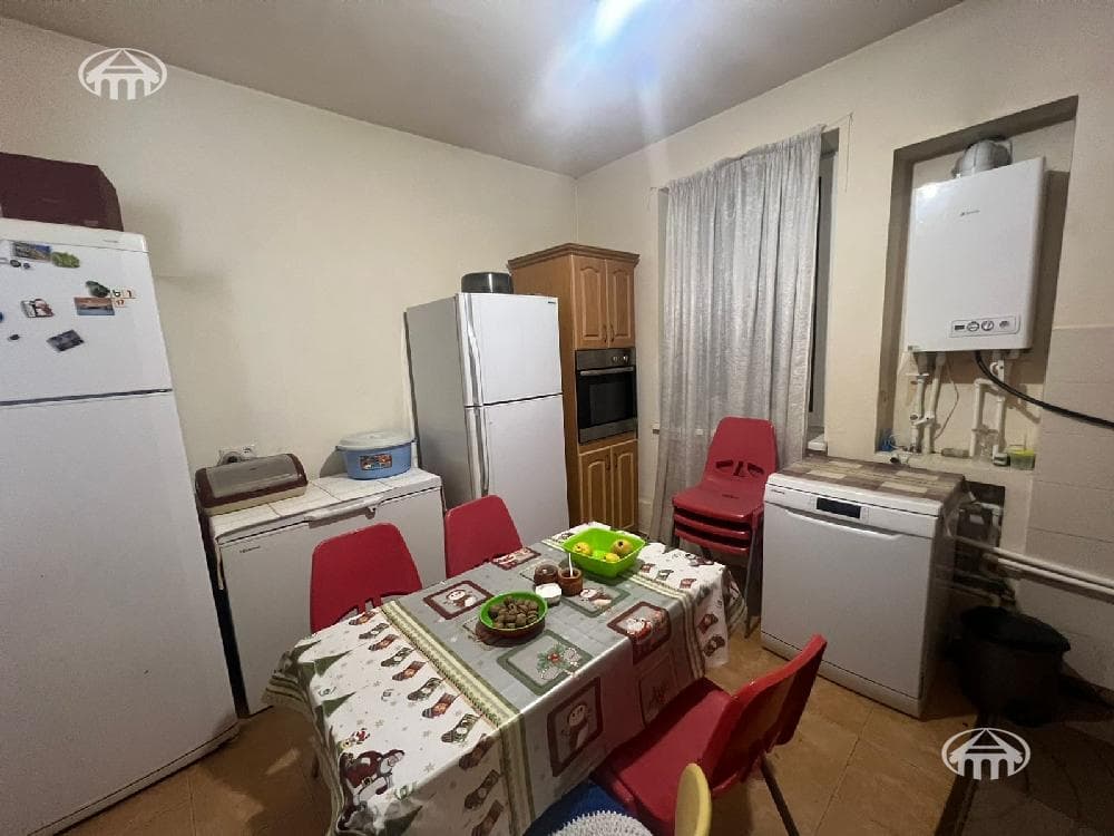 Առանձնատուն · 4 սեն. · 295 մ² · Առինջ