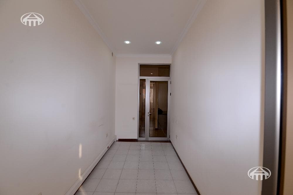 Retail · 79 m² · Arabkir