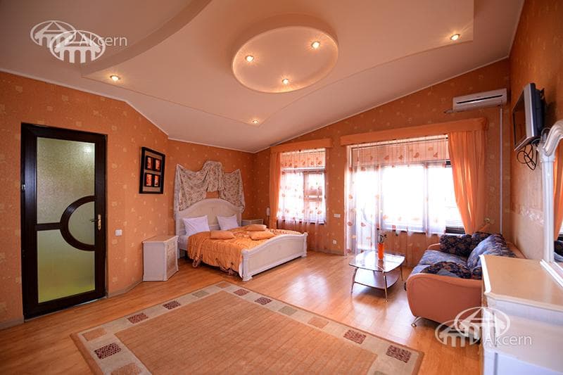 Hotel · 5 rooms · 540 m² · Kentron