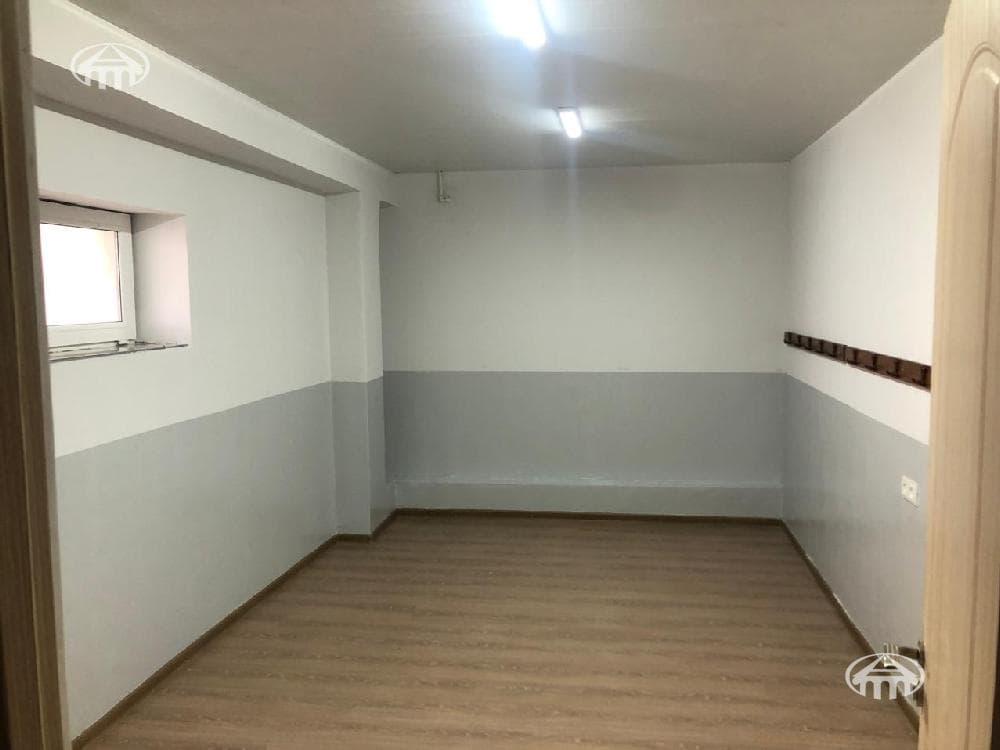 Ռեստորան · 280 մ² · Կենտրոն