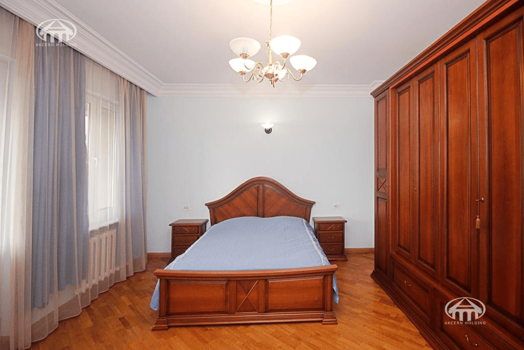 Дом · 8 комн. · 675 м² · Арабкир