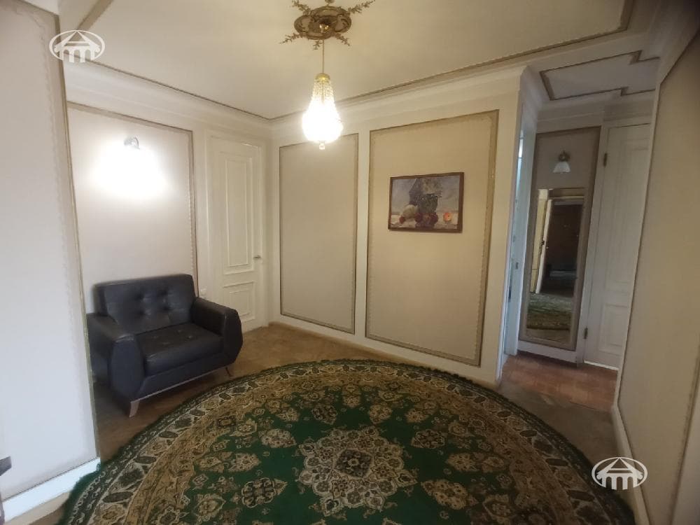 Квартира · 2 комн. · 77 м² · Кентрон