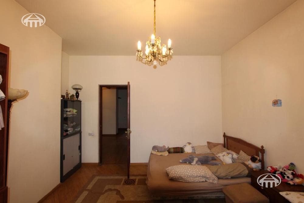 Дом · 5 комн. · 435 м² · Арабкир