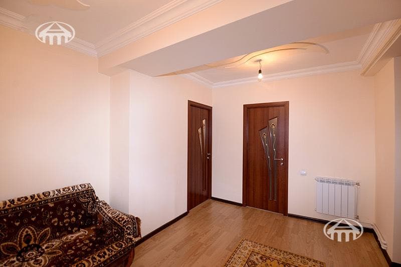 Квартира · 2 комн. · 77 м² · Арабкир