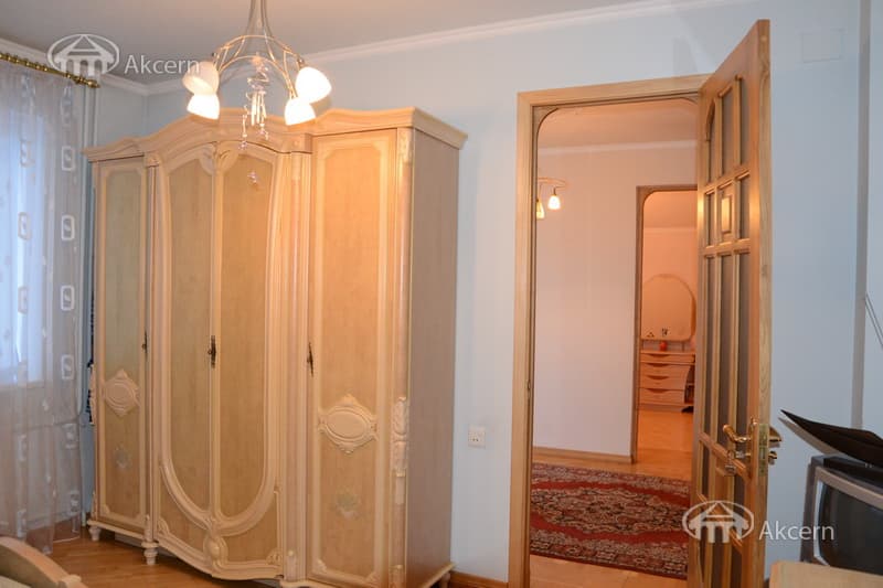 House · 6 rooms · 250 m² · Arabkir