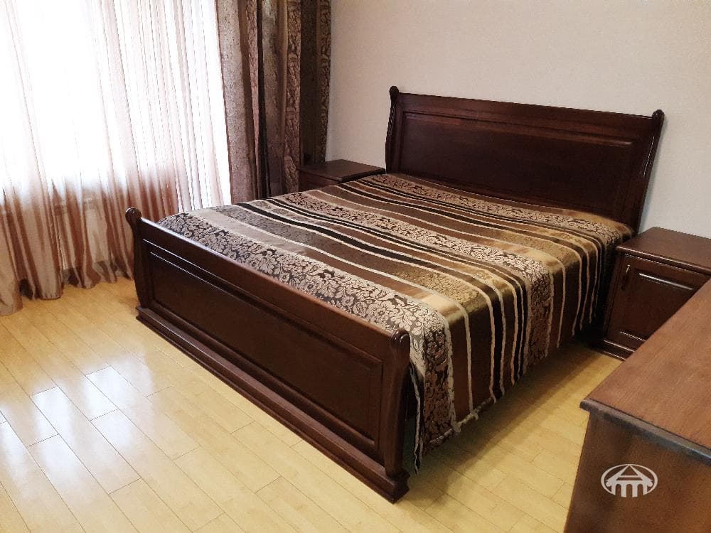 Дом · 5 комн. · 392 м² · Кентрон