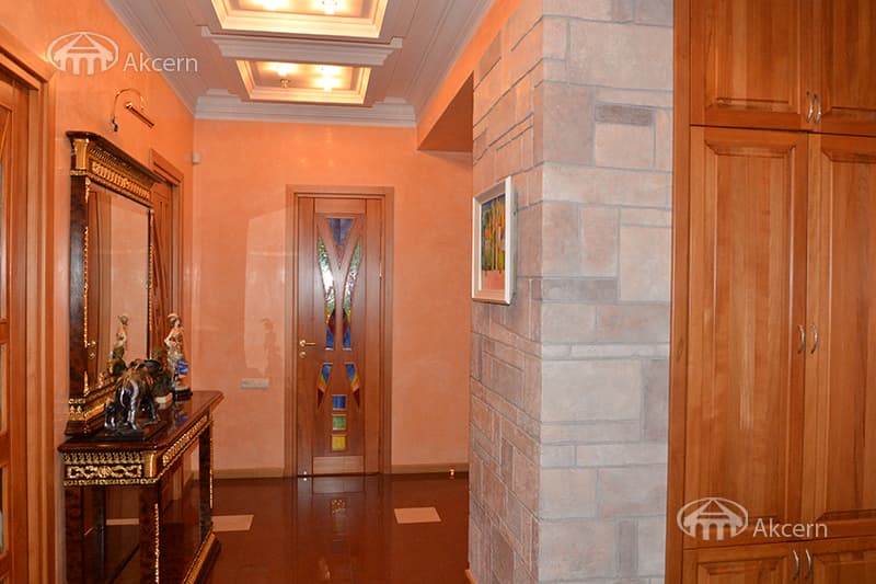Apartment · 4 rooms · 124 m² · Kentron