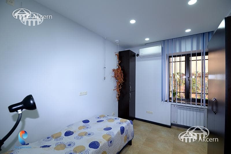Office · 219 m² · Kentron