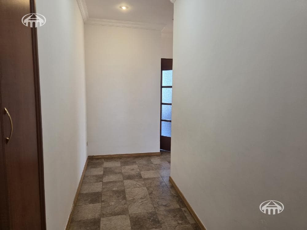Квартира · 4 комн. · 122 м² · Кентрон