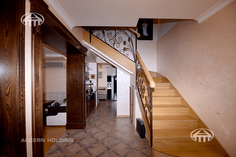 Apartment · 5 rooms · 210 m² · Kentron