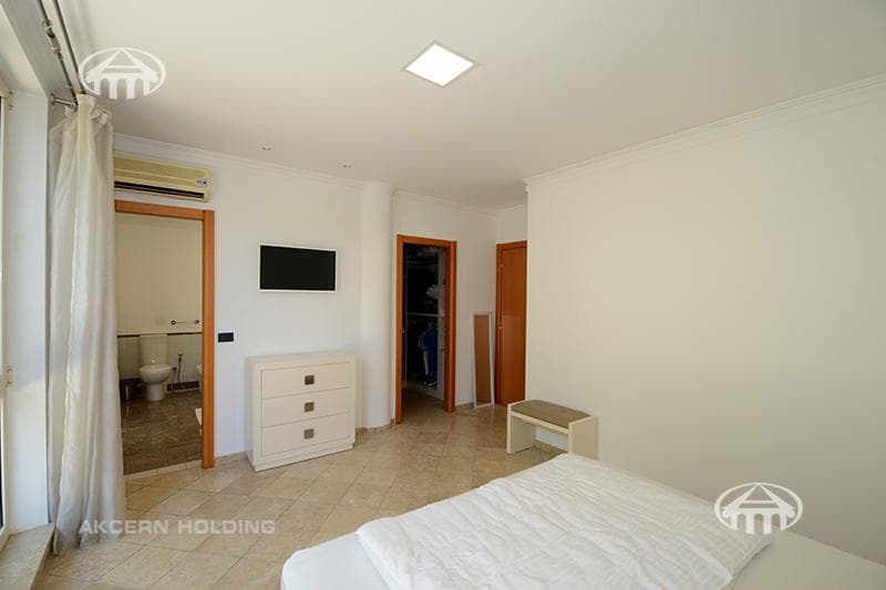 Apartment · 4 rooms · 254 m² · Kentron