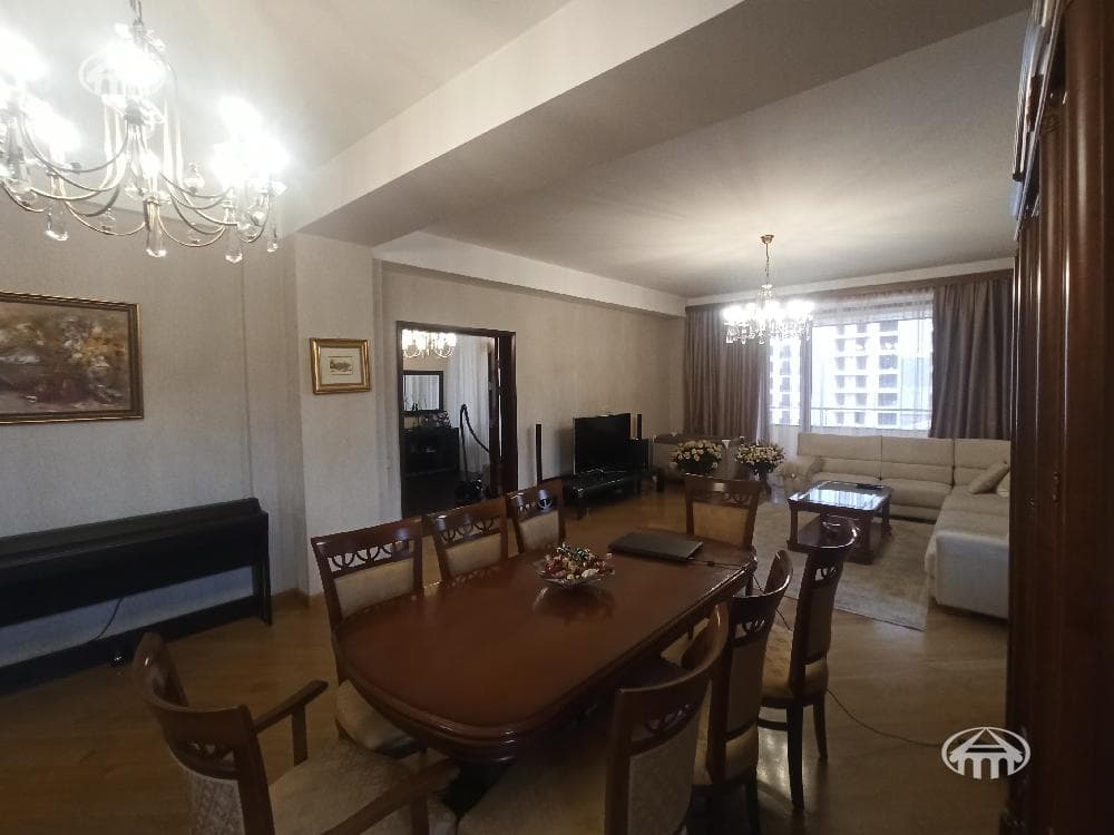 Квартира · 4 комн. · 171 м² · Арабкир