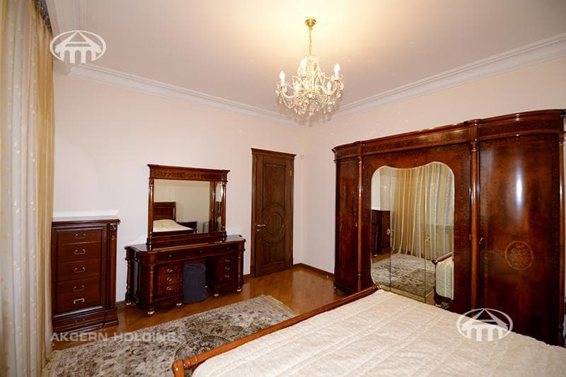 Առանձնատուն · 6 սեն. · 360 մ² · Էրեբունի