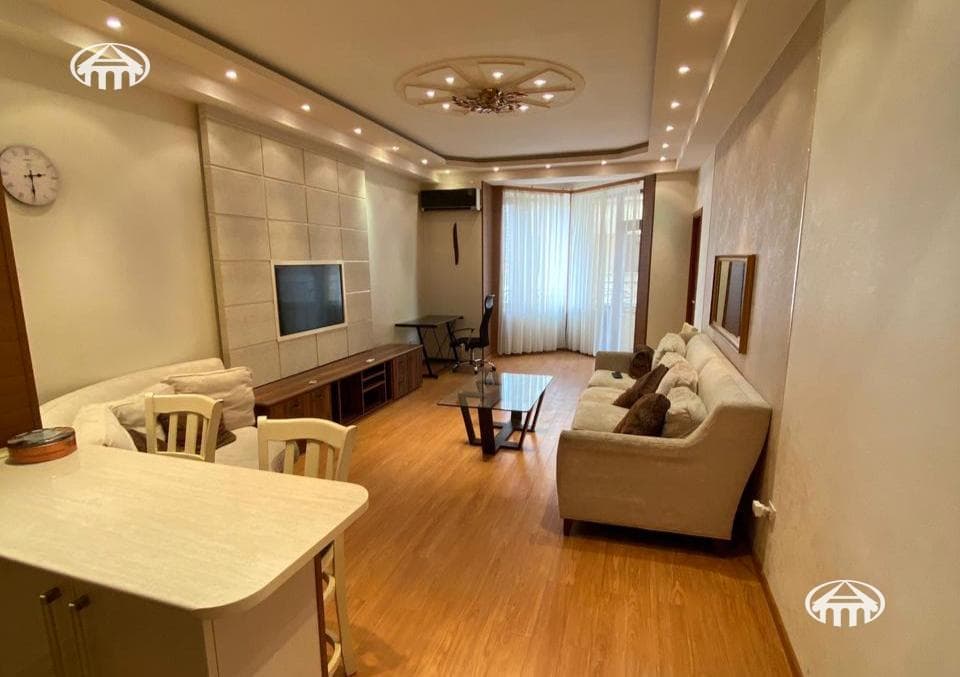 Квартира · 2 комн. · 87 м² · Кентрон