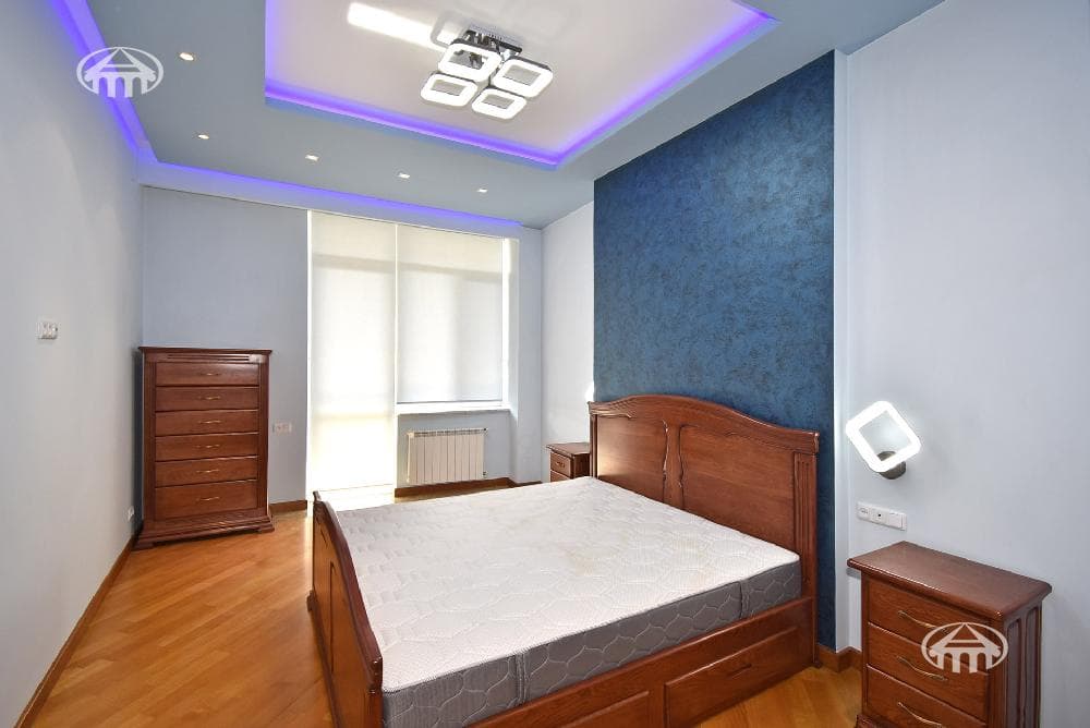 Квартира · 4 комн. · 181 м² · Кентрон