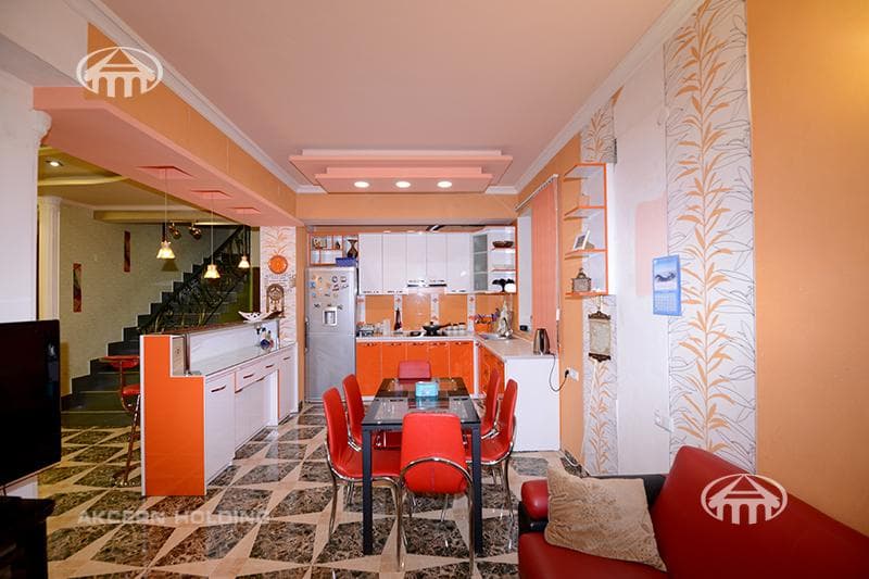 Mansion · 5 rooms · 230 m² · Ajapnyak