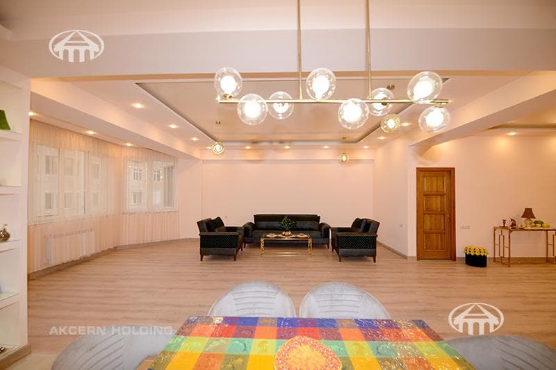 Apartment · 3 rooms · 135 m² · Kentron