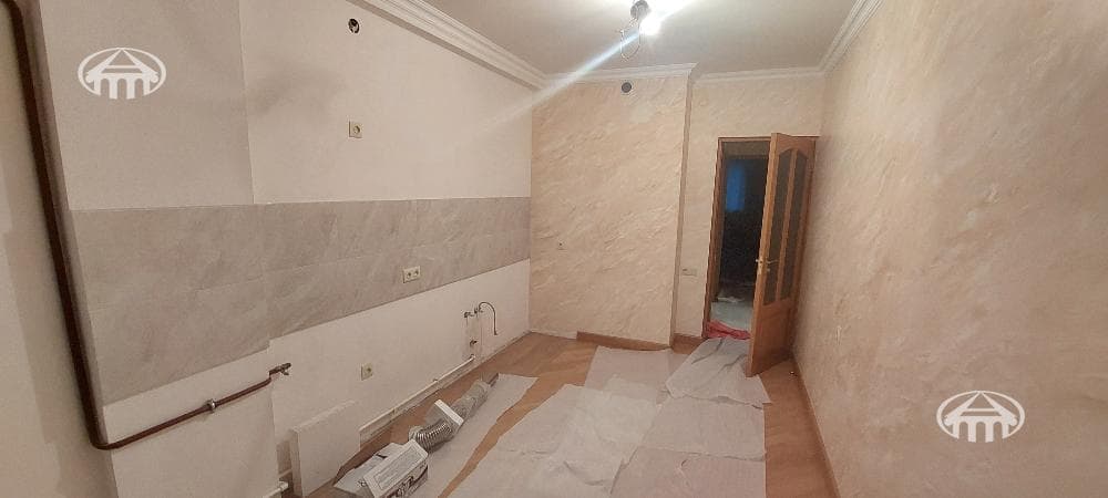 Apartment · 3 rooms · 84 m² · Kentron
