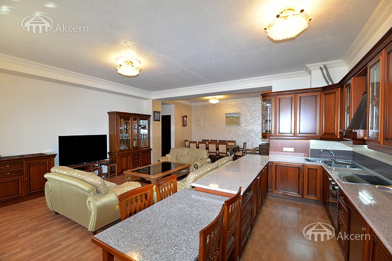Квартира · 4 комн. · 124 м² · Кентрон