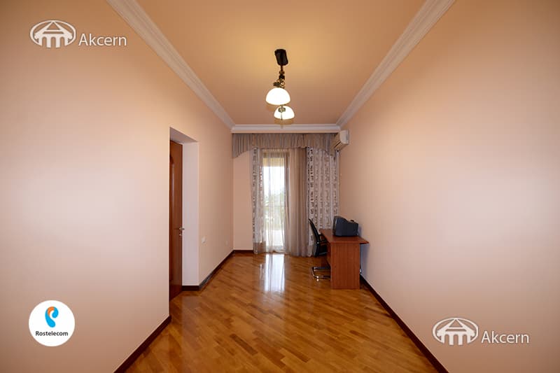 Առանձնատուն · 6 սեն. · 863 մ² · Նորք-Մարաշ