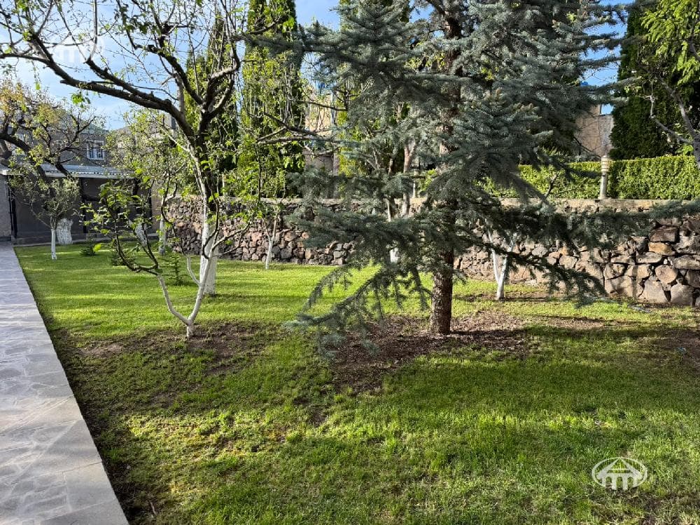 Загородный дом · 3 комн. · 393 м² · Джрвеж