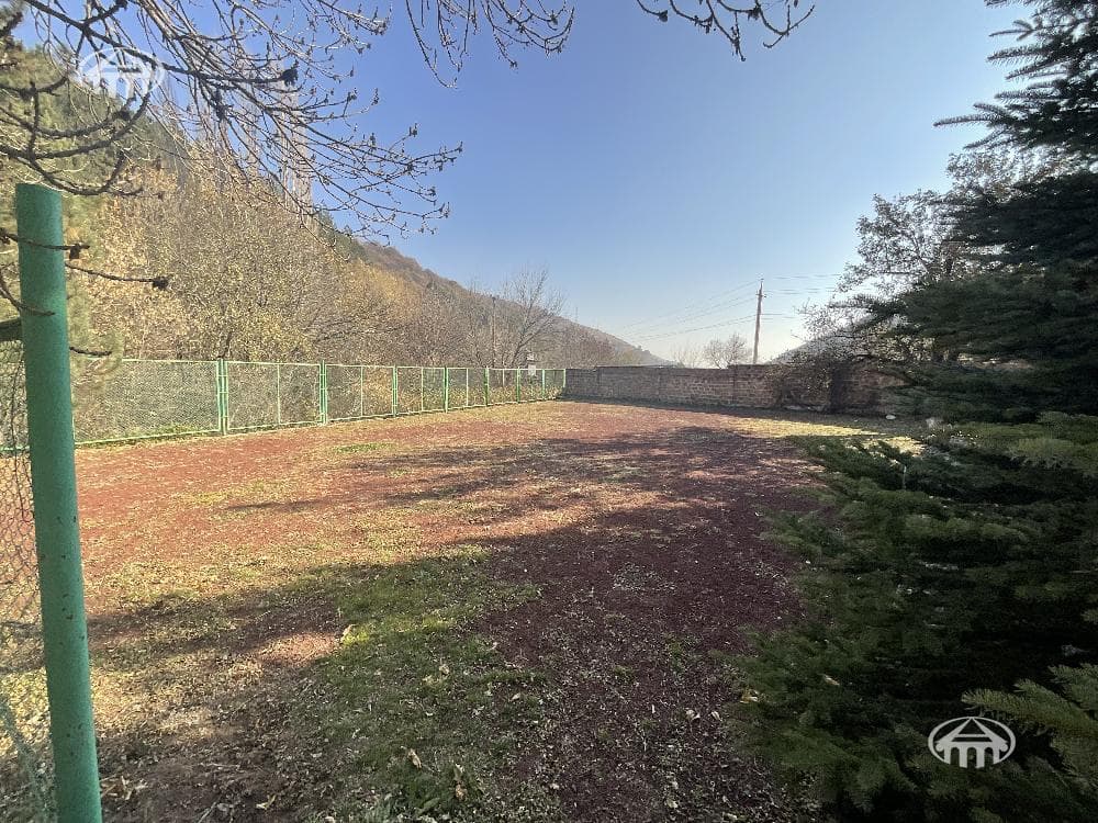 Հյուրանոց · 9 սեն. · 2142 մ² · Արզական — Լուսանկար 48 / 49