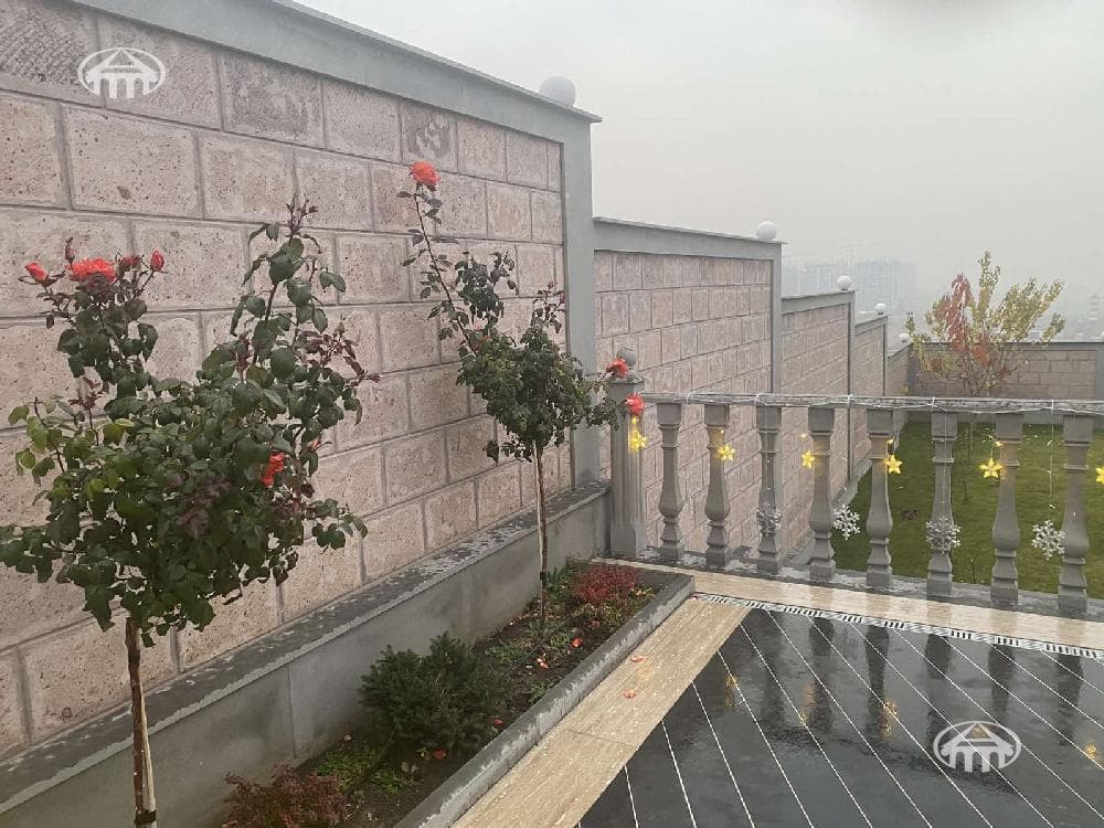 Mansion · 3 rooms · 460 m² · Avan