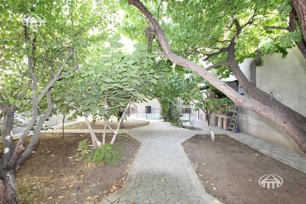 Дом · 5 комн. · 435 м² · Арабкир