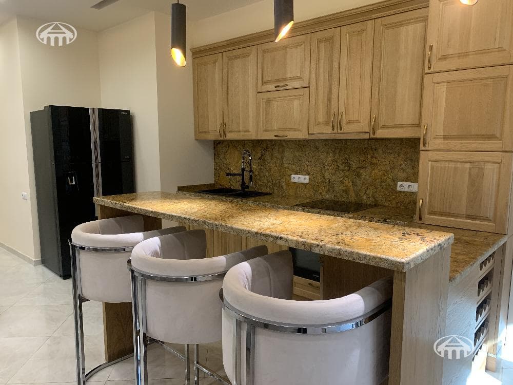 Квартира · 3 комн. · 95 м² · Кентрон