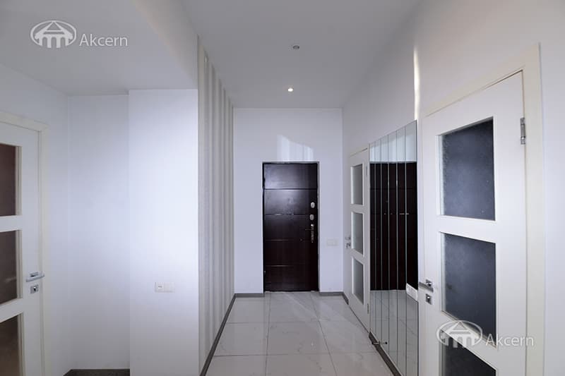 Apartment · 2 rooms · 68 m² · Kentron