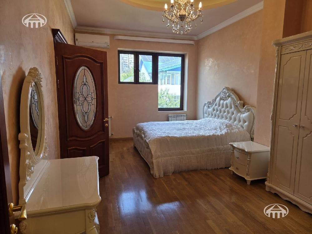 Office · 594 m² · Ajapnyak