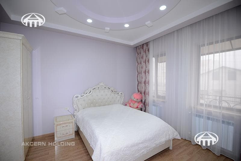 Առանձնատուն · 4 սեն. · 270 մ² · Ավան