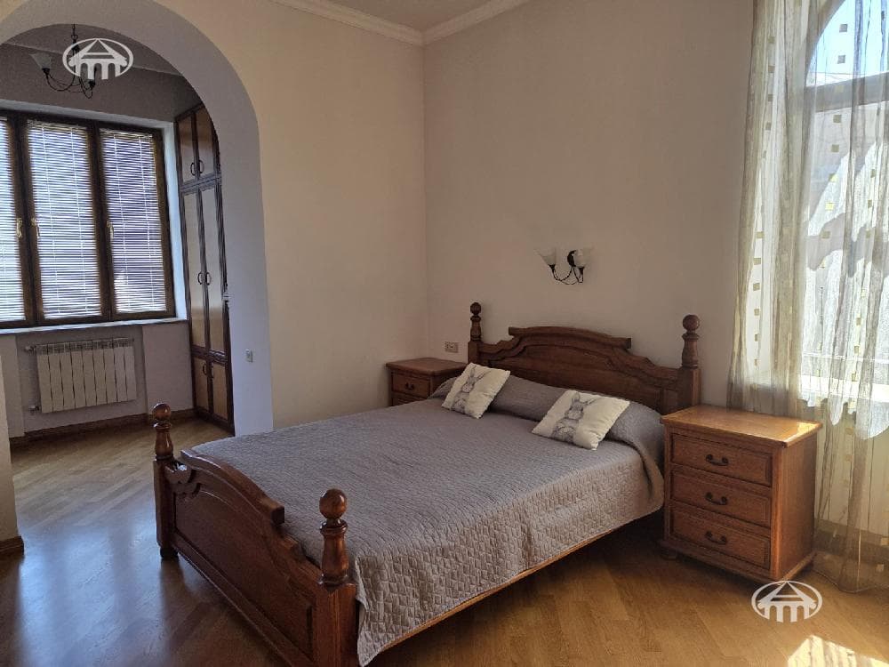 Квартира · 4 комн. · 122 м² · Кентрон
