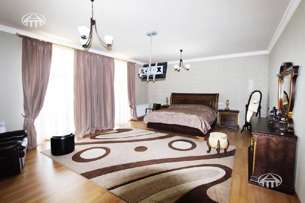 Mansion · 5 rooms · 681 m² · Nor Nork