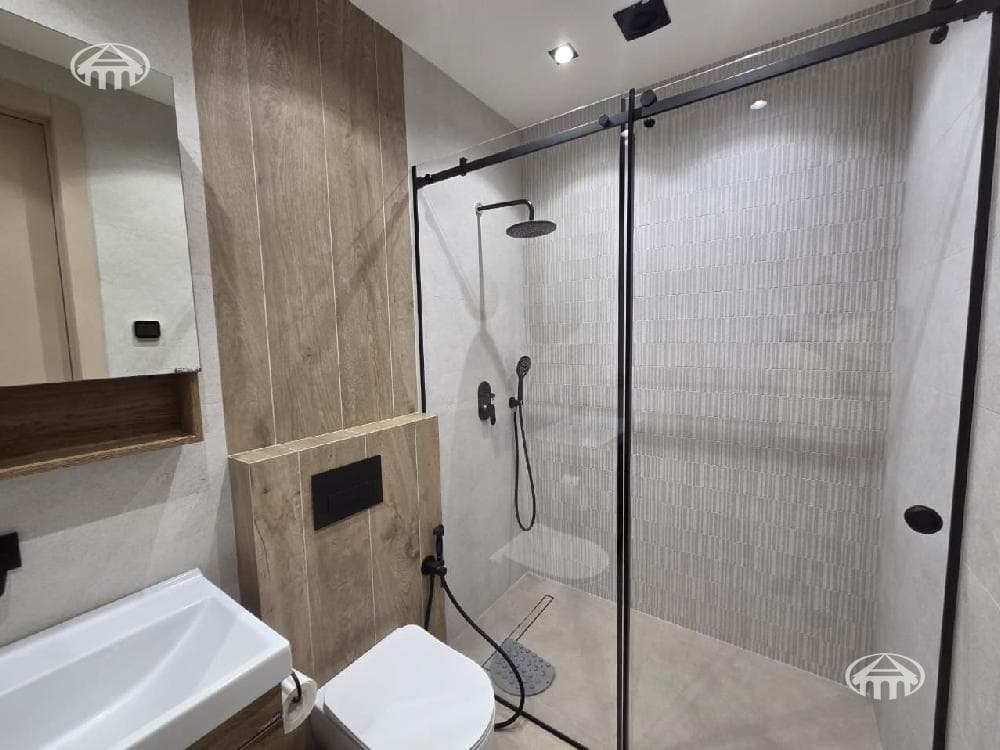 Квартира · 4 комн. · 131 м² · Арабкир