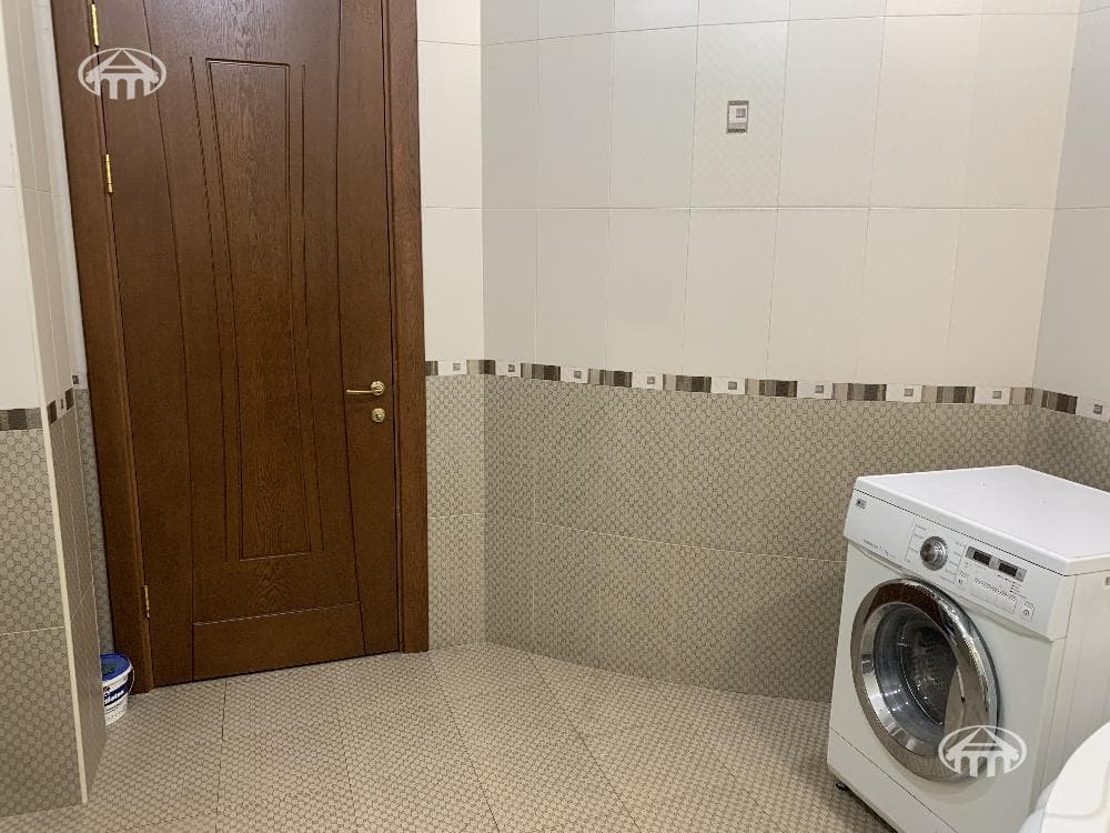 Apartment · 4 rooms · 192 m² · Kentron