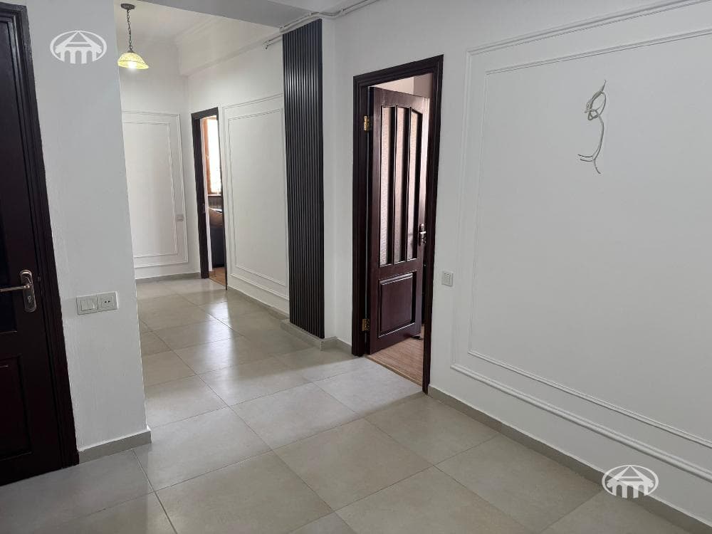 Apartment · 3 rooms · 87 m² · Kentron
