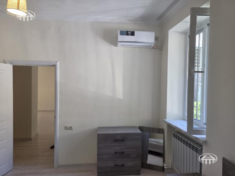 Apartment · 3 rooms · 84 m² · Kentron — photo 11 / 16