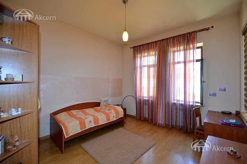 Mansion · 9 rooms · 486 m² · Nork-Marash