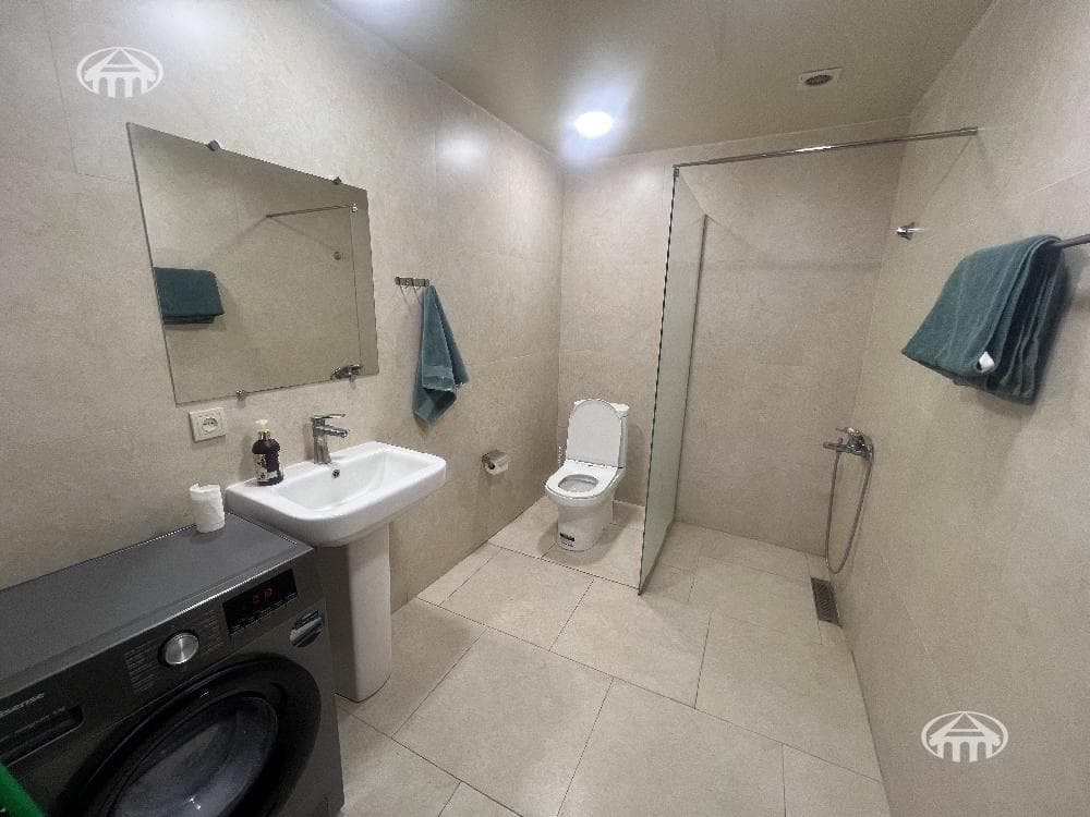 Hotel · 9 rooms · 1,200 m² · Djrvej