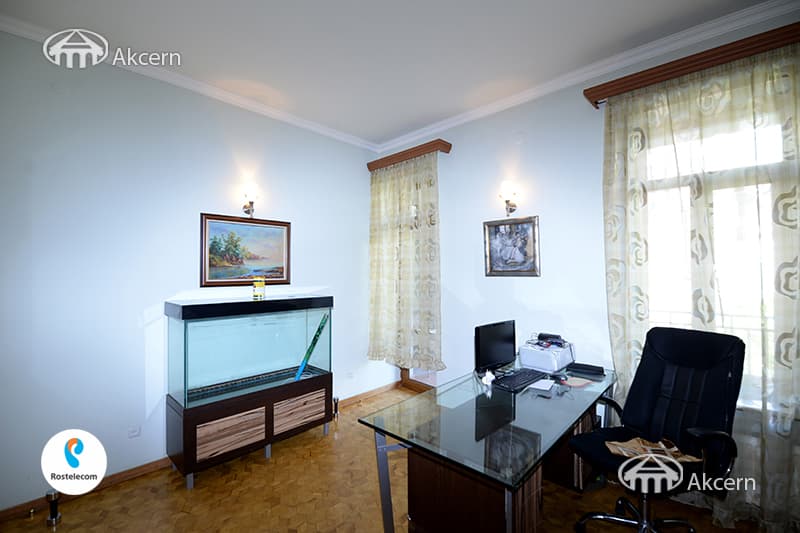 Apartment · 5 rooms · 350 m² · Kentron