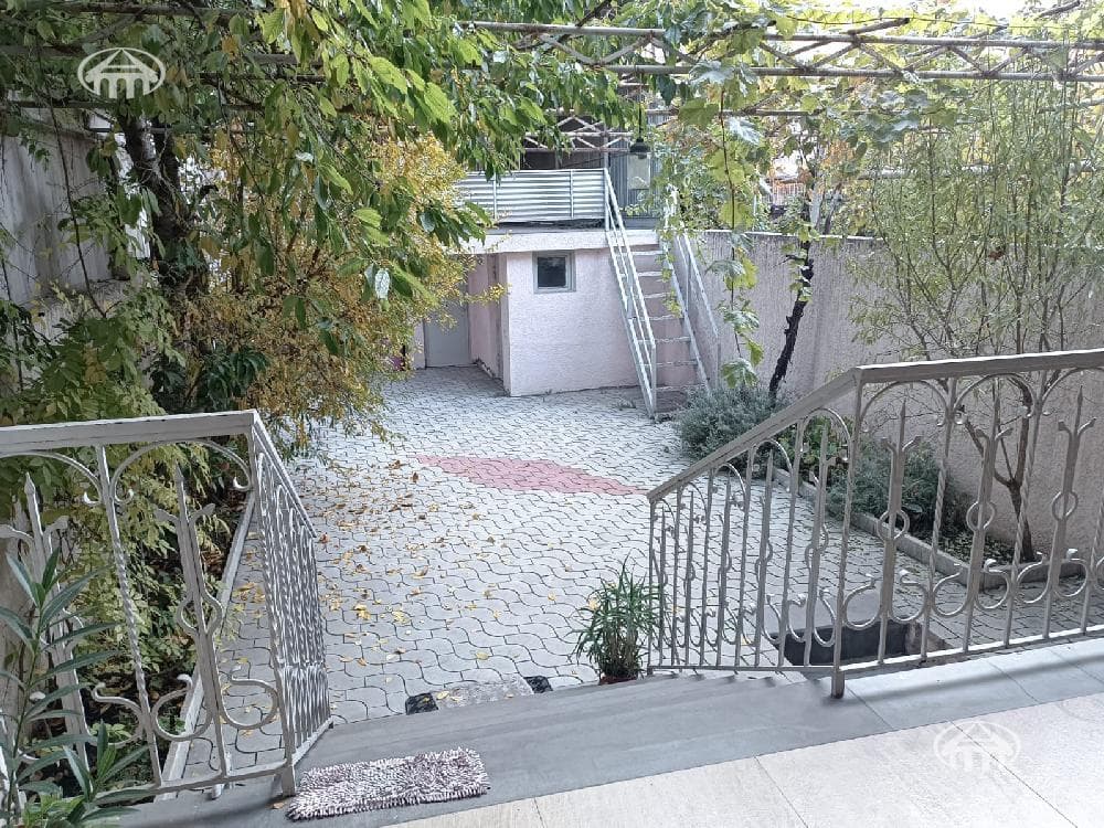 Дом · 5 комн. · 288 м² · Арабкир