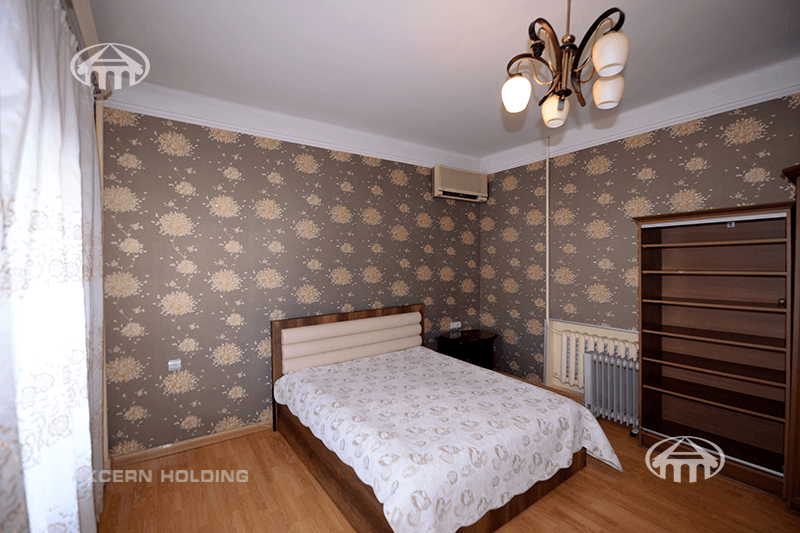 House · 3 rooms · 131 m² · Arabkir