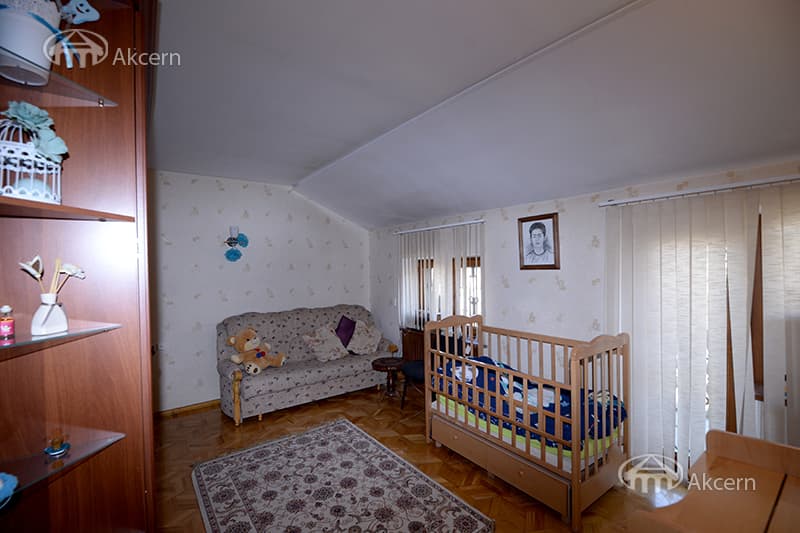 Առանձնատուն · 7 սեն. · 346 մ² · Կենտրոն
